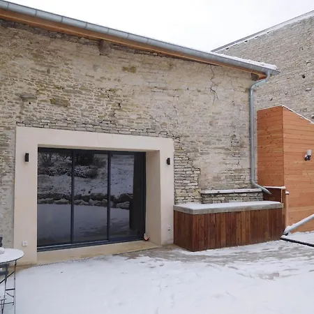 Espace De Detente A Avec Et Jacuzzi - Fr-1-611-115 Holiday home