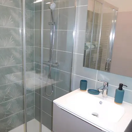 בית נופש Espace De Detente A Avec Et Jacuzzi - Fr-1-611-115 *