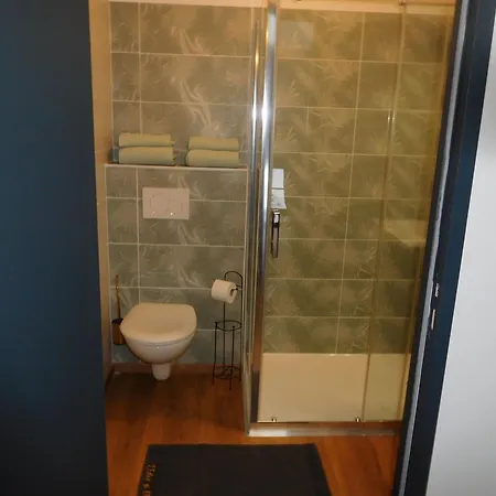 Espace De Detente A Avec Et Jacuzzi - Fr-1-611-115