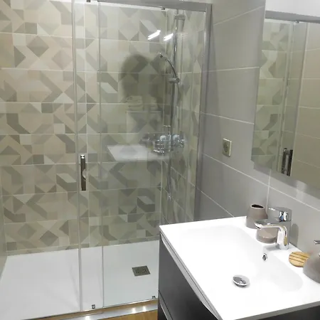 בית נופש Espace De Detente A Avec Et Jacuzzi - Fr-1-611-115 *