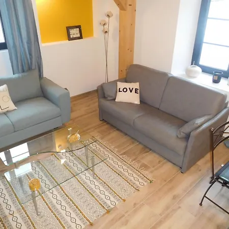 Espace De Detente A Avec Et Jacuzzi - Fr-1-611-115 * קולומבי-לה-דו-אגליז