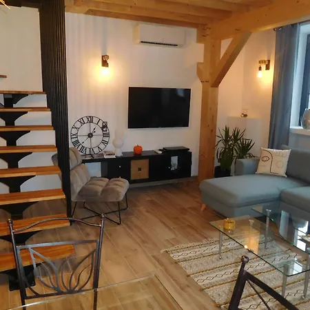 בית נופש Espace De Detente A Avec Et Jacuzzi - Fr-1-611-115 *