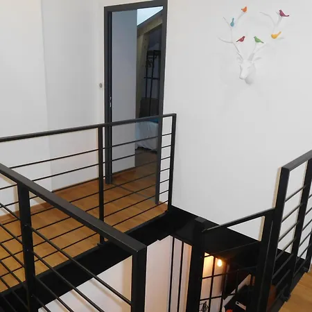 Espace De Detente A Avec Et Jacuzzi - Fr-1-611-115